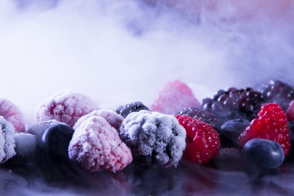 Fruta congelada con escarcha